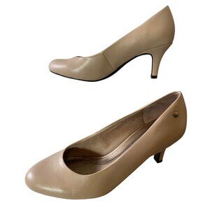 LifeStride Beige Closed Toe Pumps Vegan Leather 7.5 W